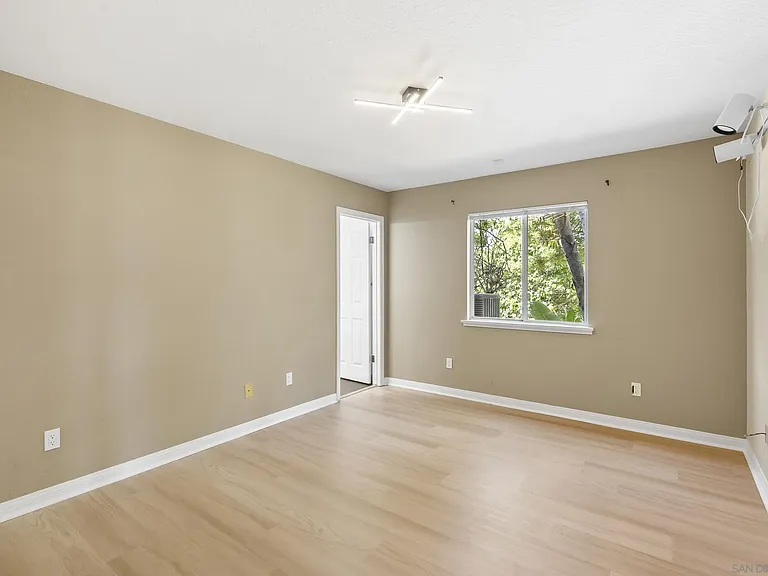 6518 Monte Fuego — Photo 30