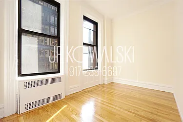 Rented by R New York