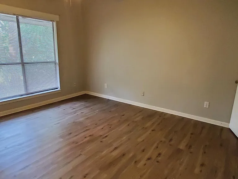 1404 Gause Blvd #6 — Photo 3