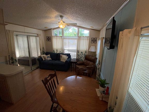 5th image of 815 Mansion Ln