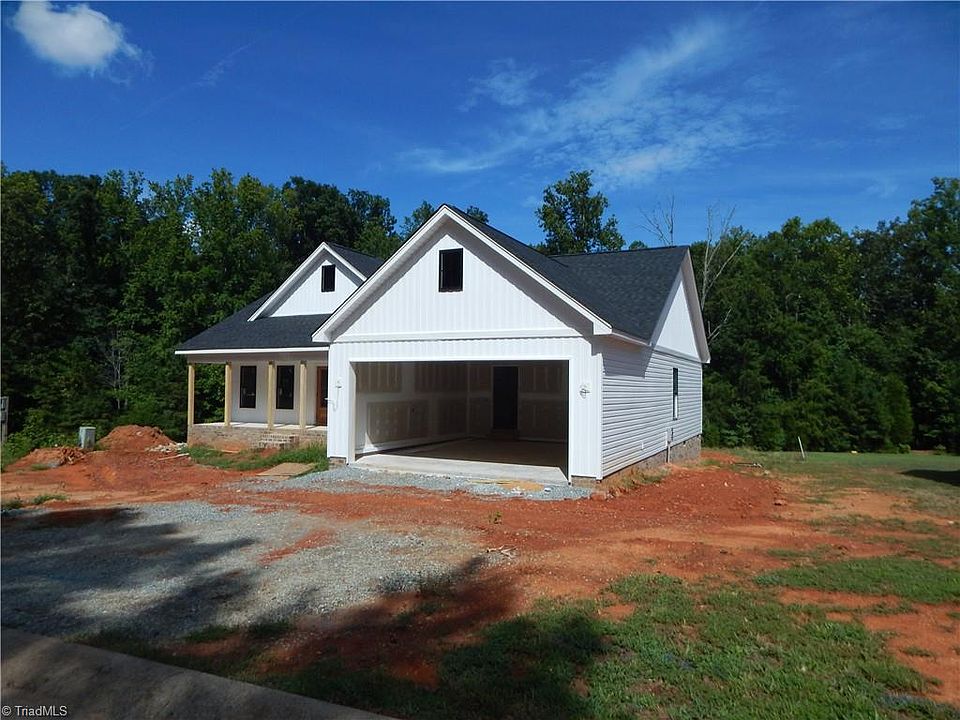 2nd image of 130 N Port Dr
