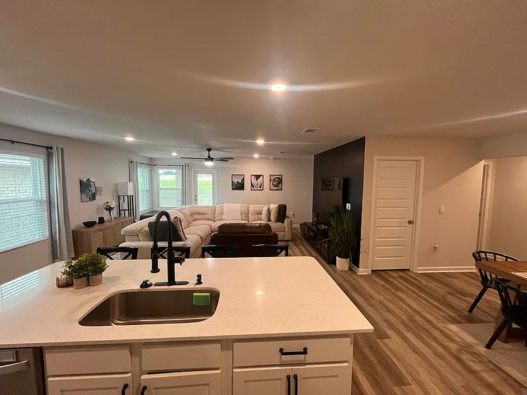 4616 Naval Ct — Photo 7