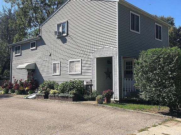 2nd image of 572 Atwater St