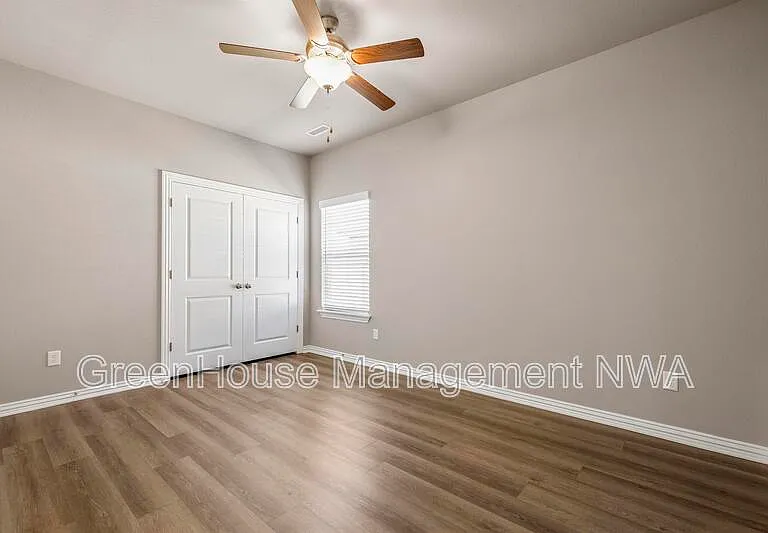 210 Williams Ct — Photo 13