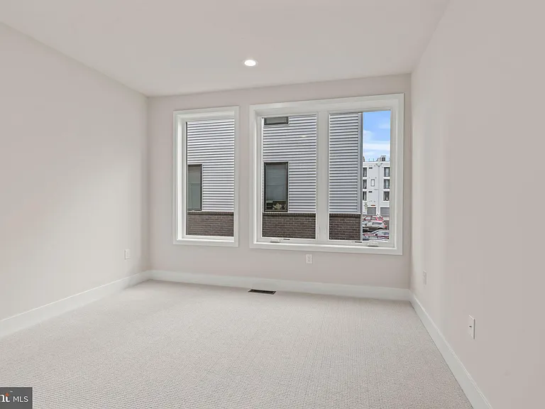 701 Brewster Aly #65 — Photo 16