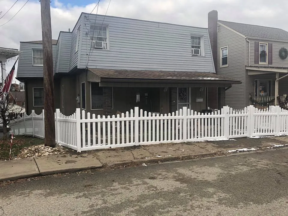 928 4th St photo 1
