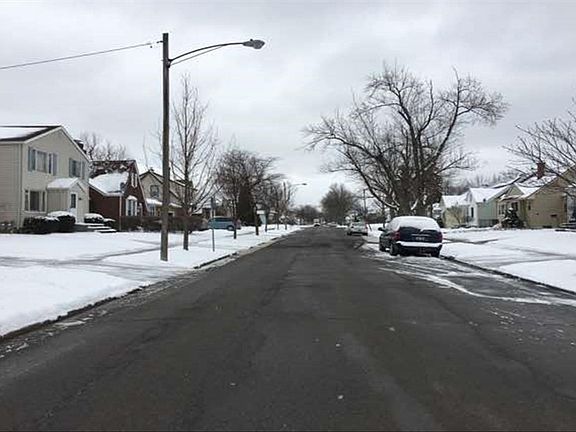 5th image of 240 Grandview Ave