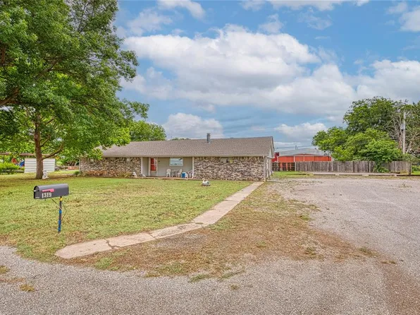 1319 N Cook, Cordell, OK 73632