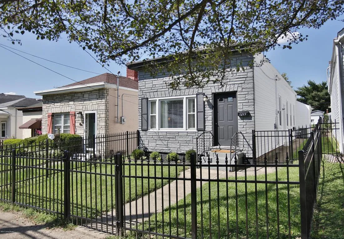 1219 Payne St photo 1
