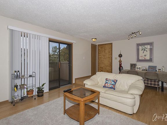 4th image of 22 Echo Ct APT 12