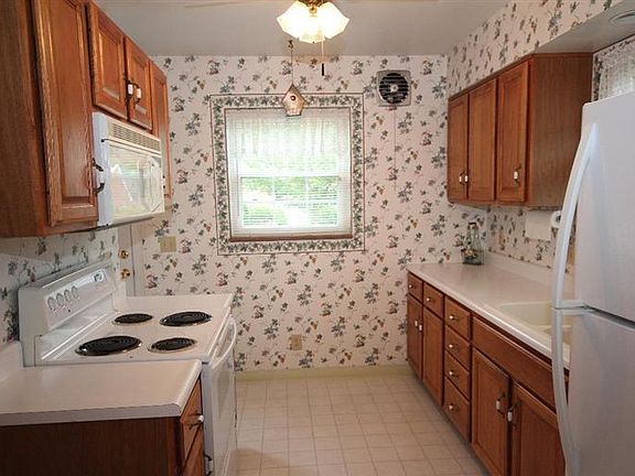 4th image of 115 Holaday Ln