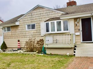 67 Grant St, Freeport, NY