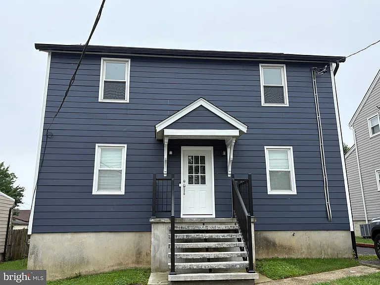 1708 Hall Ave #2 — Photo 1