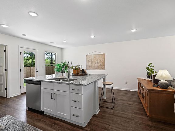 5th image of 1333 Foundry Dr