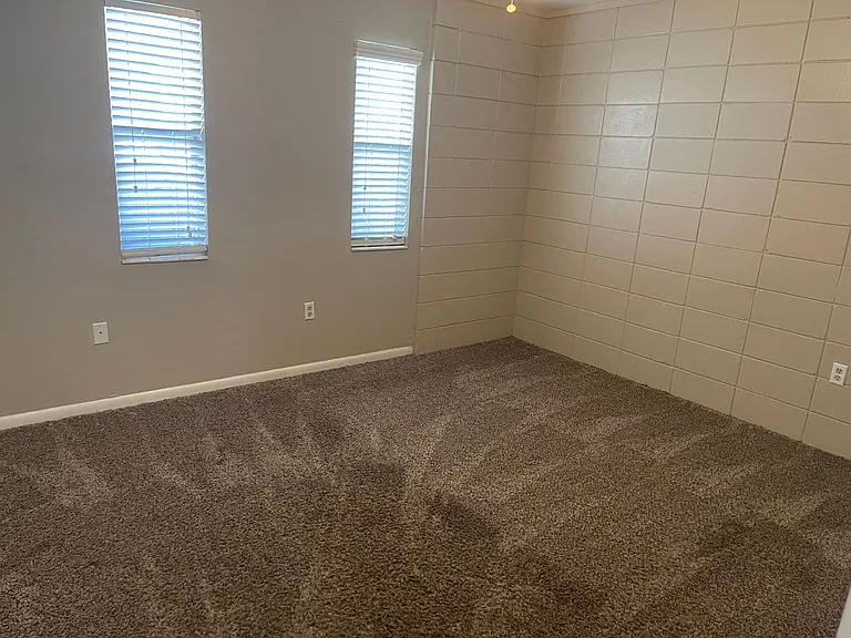 1935 Dawsey St #2 — Photo 3