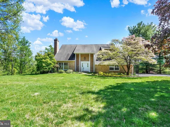 5909 Eshenaur Dr, Harrisburg, PA 17112