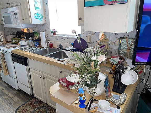5th image of 841 Woodland Ln