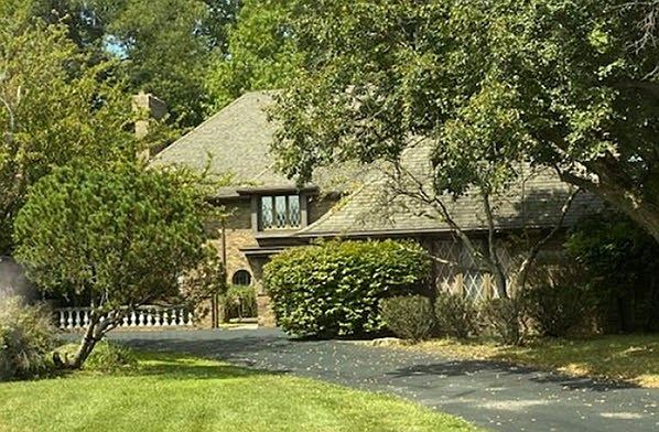2nd image of 5522 Larchwood Ln