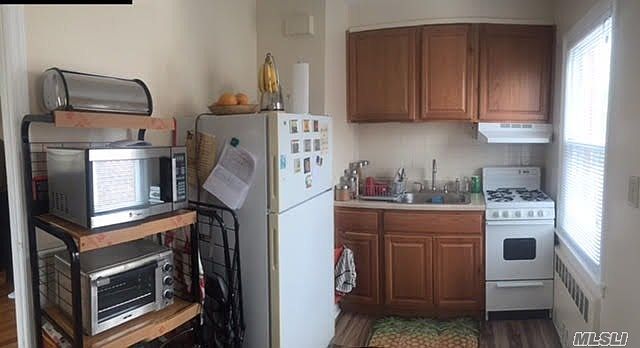 2nd image of 11926 223rd St
