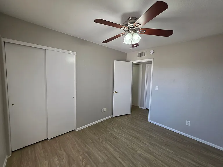 2149 E 10th St #2 — Photo 17