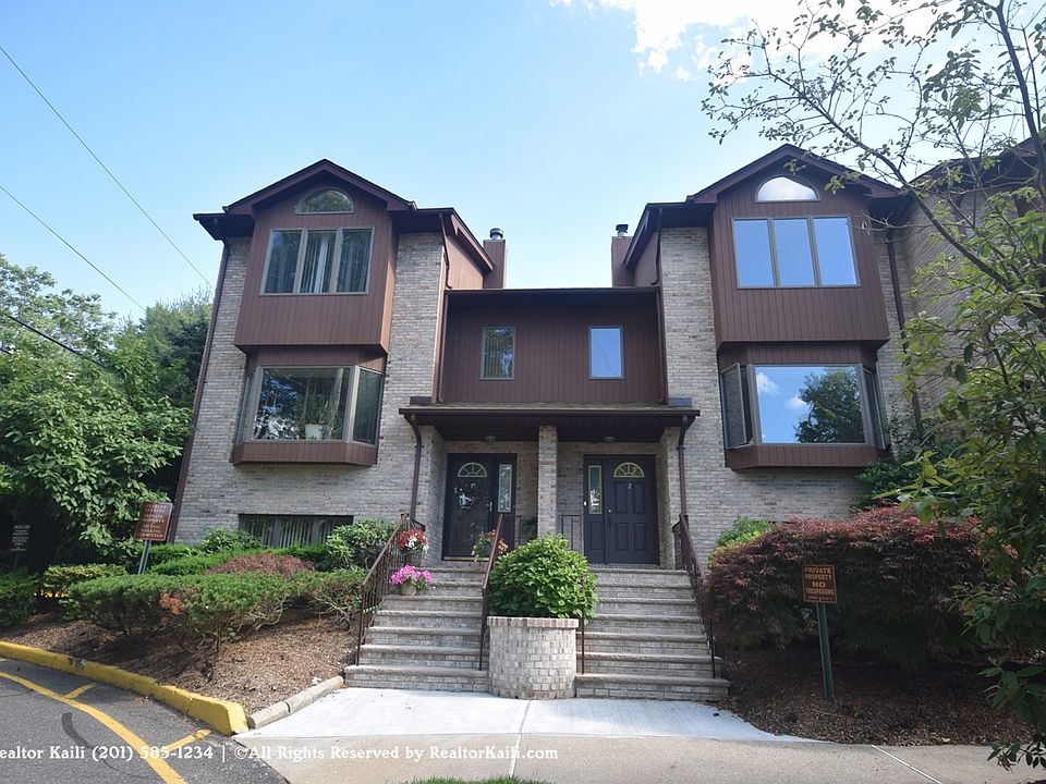1st image of 2 Westley Ln