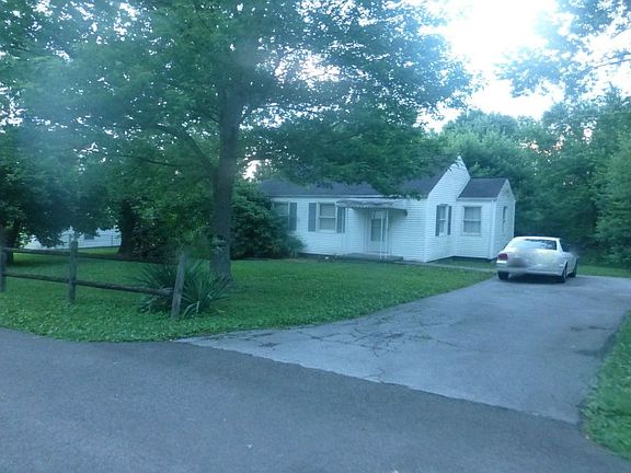 2nd image of 3704 Greer Pl