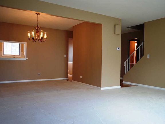 4th image of 1040 Belmont Ct