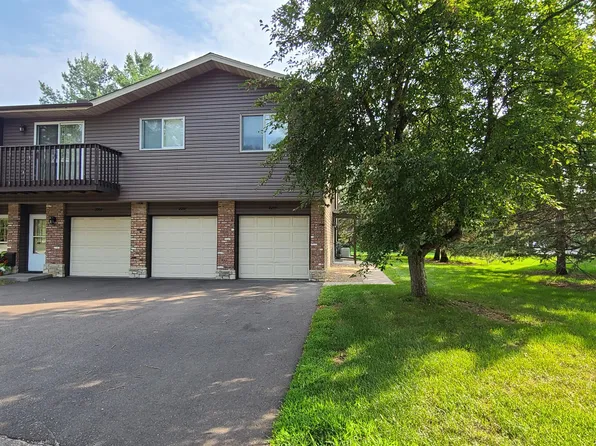 2257 Pinehurst Ln, Stillwater, MN 55082