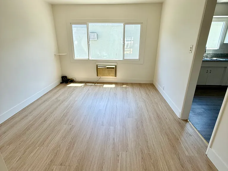 1670 Amberwood Dr #B — Photo 10