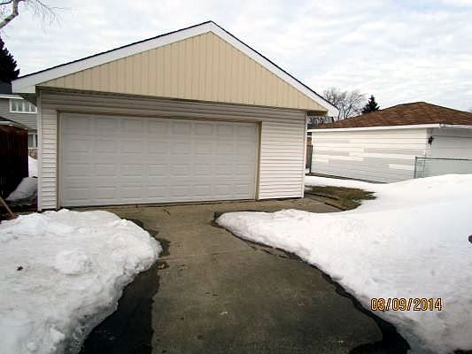3rd image of 8684 W Ainslie St