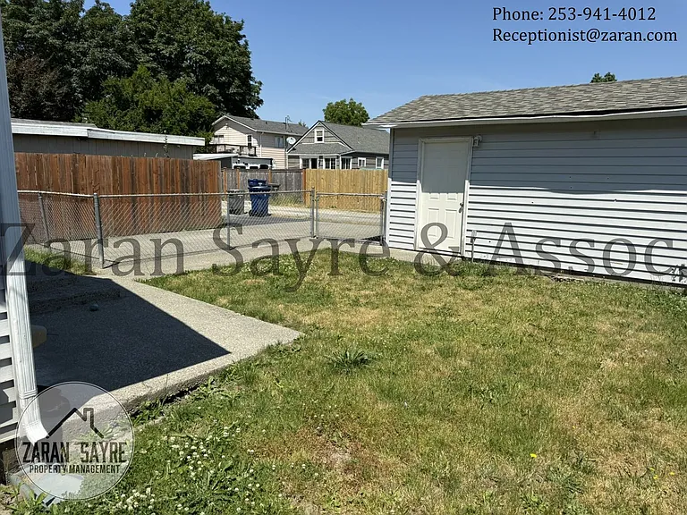709 9th St SE — Photo 23