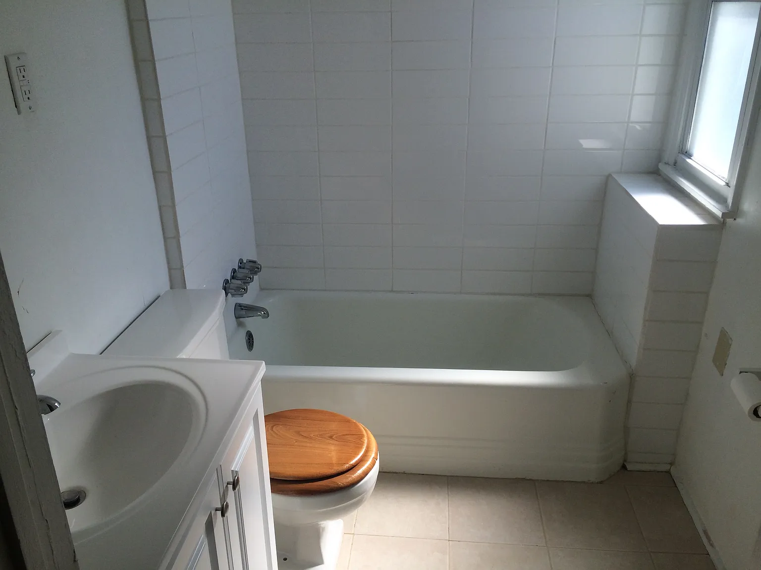Studio, 400 sqft, $900 — Photo 2