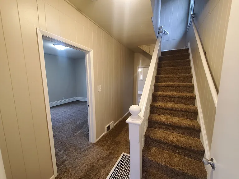 240 E Dunham Ave — Photo 16
