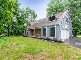 112 Dyke Rd, Setauket, NY 11733