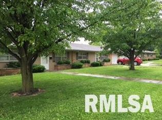 211-213-215 N Monroe St #216-220-224, Lincoln, IL 62656