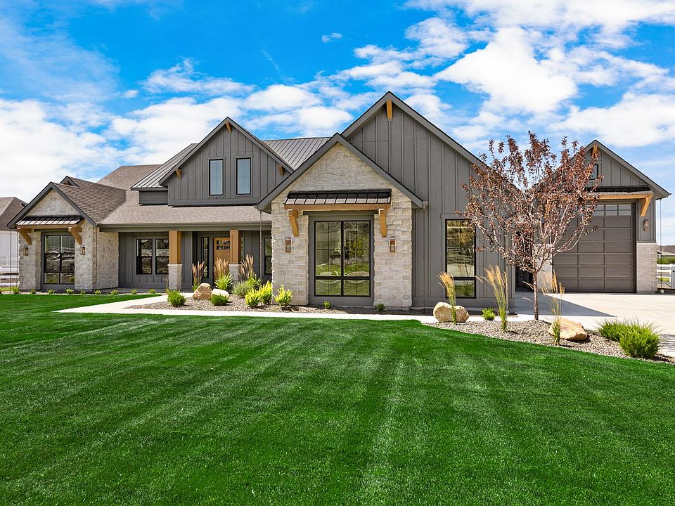 1st image of 7670 W Diamond Lake Dr