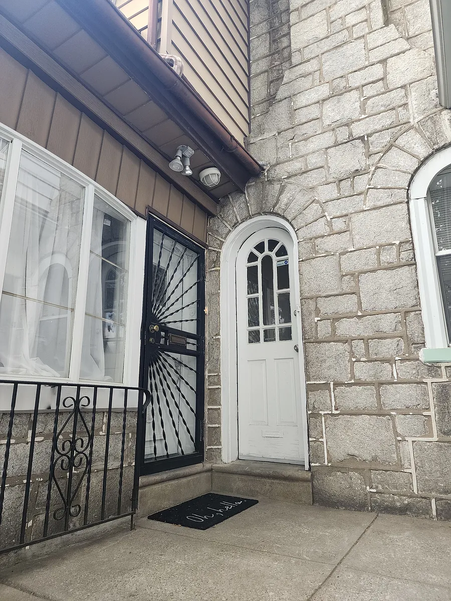 Building Photo - 1537 66th Ave #2