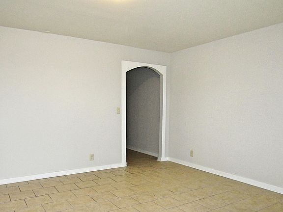 5th image of 8335 Meadowlark Dr