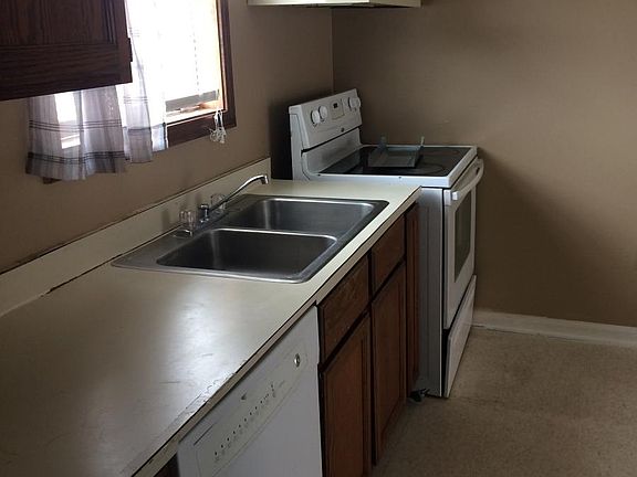 2nd image of 919 Arianna Dr