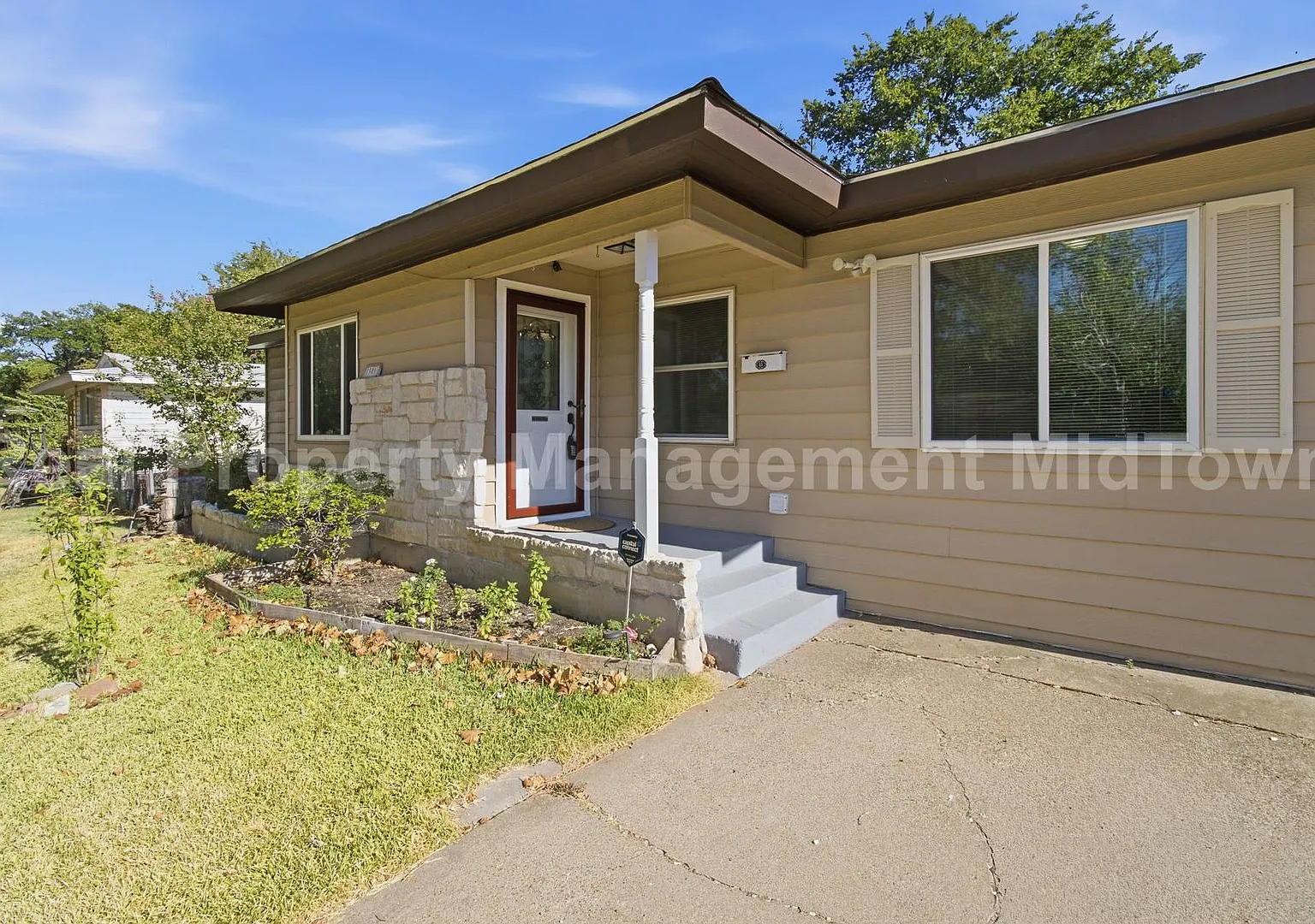 Welcome Home to 1301 Burleson St Grand Prairie, TX — Photo 2