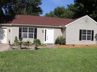 517 Old Harrods Creek Rd, Louisville, KY 40223