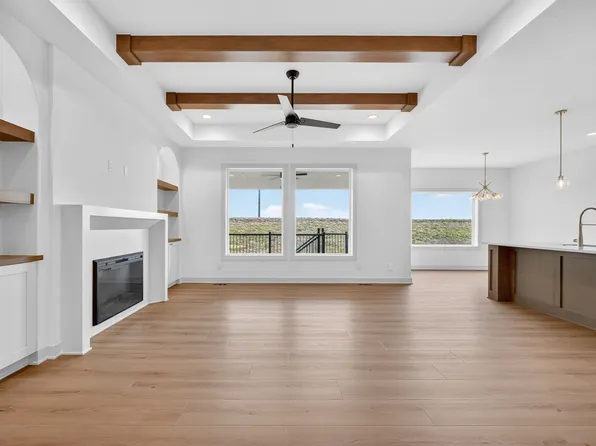 14212 Catalpa Dr, Urbandale, IA 50323