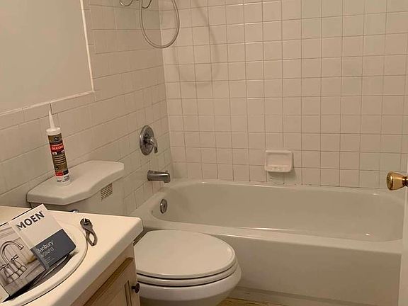 3rd image of 45 W 118th St #2B