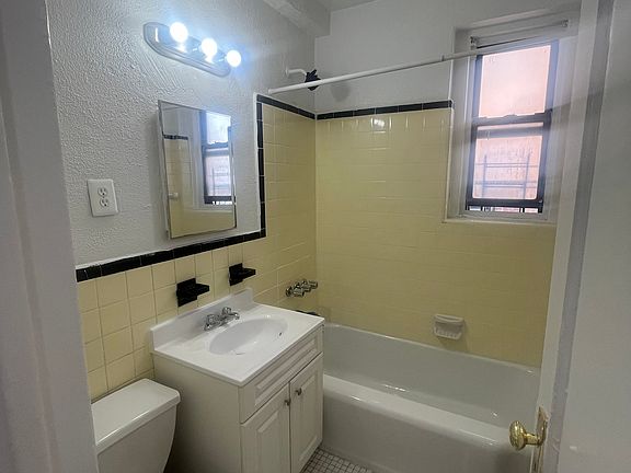 5th image of 43-25 43rd St APT 5C