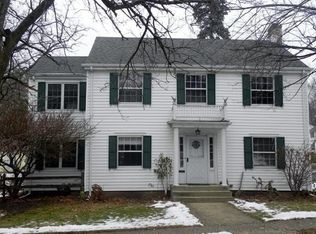 421 Oakland Ave, Janesville, WI 53545