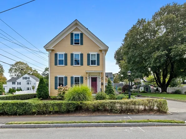 57 Wave Ave, Wakefield, MA 01880