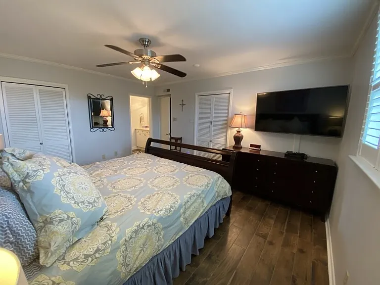 2511 Saint Charles Ave #502 — Photo 13