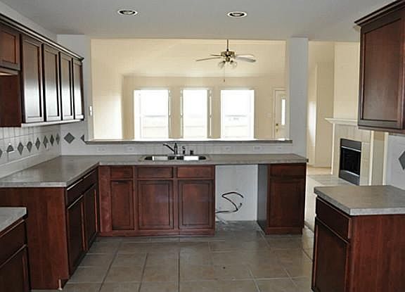 5th image of 2922 Margeaux Dr