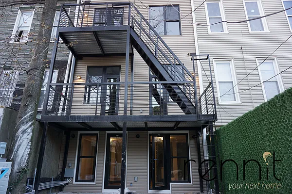 Rented by Rennit Inc. | media 18