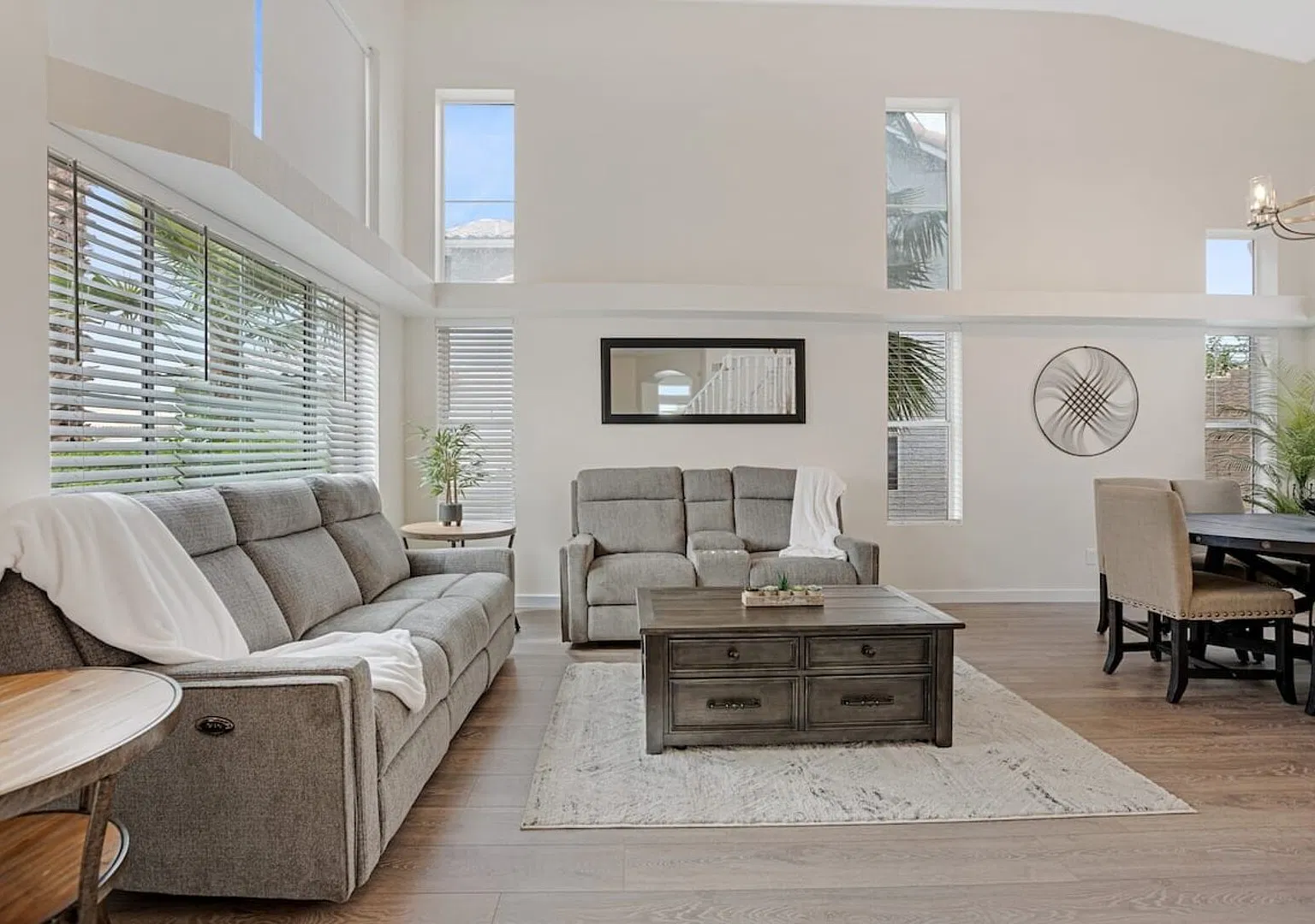 5BR Gilbert Home | Heated Pool & Putting Green — Photo 3